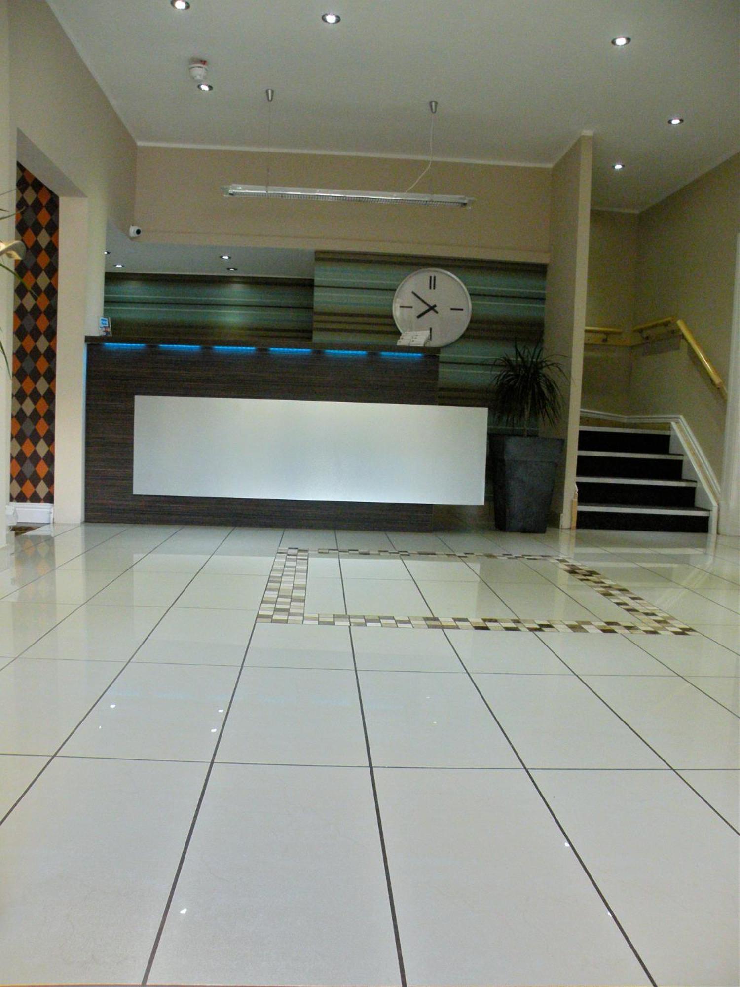 Acomodação com café da manhã  Park Crescent Hotel 2*